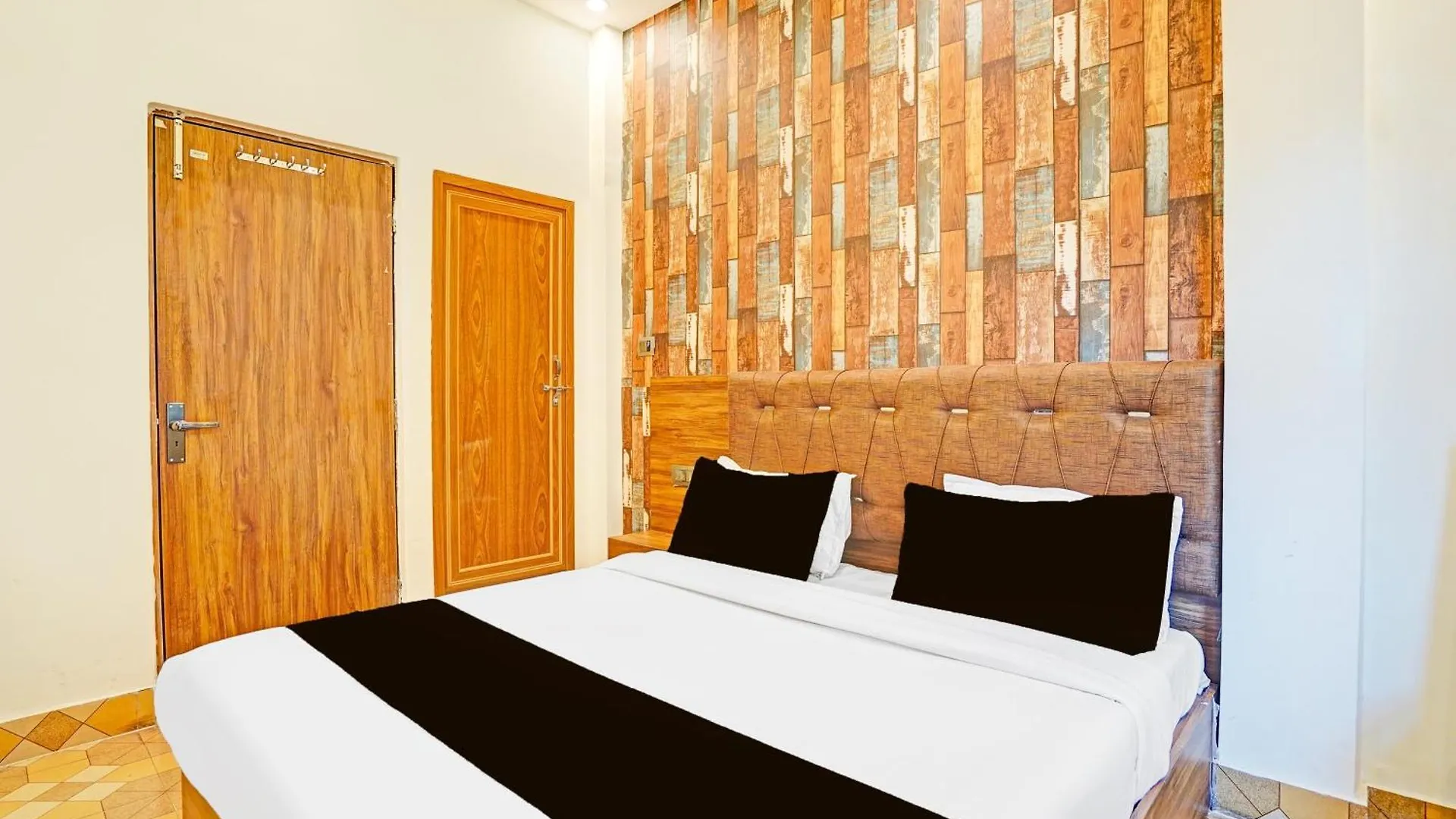 ***  Hotel O Mb Grand فاراناسي الهند