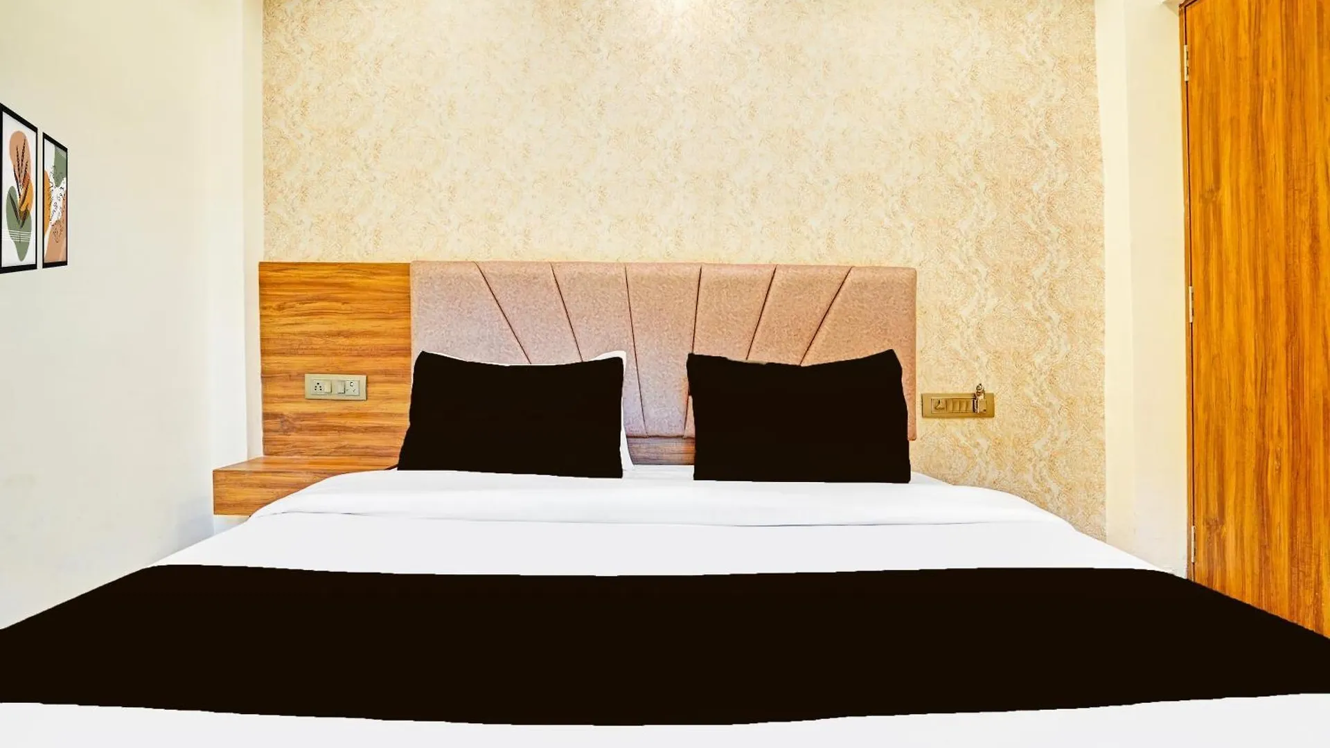Hotel O Mb Grand فاراناسي
